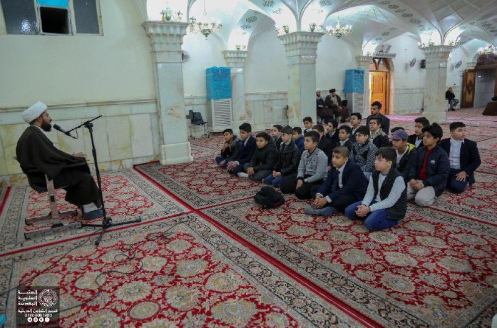 أساتذة وطلبة مدارس الإمام علي (عليه السلام) في ضيافة العتبة العلوية المقدسة  