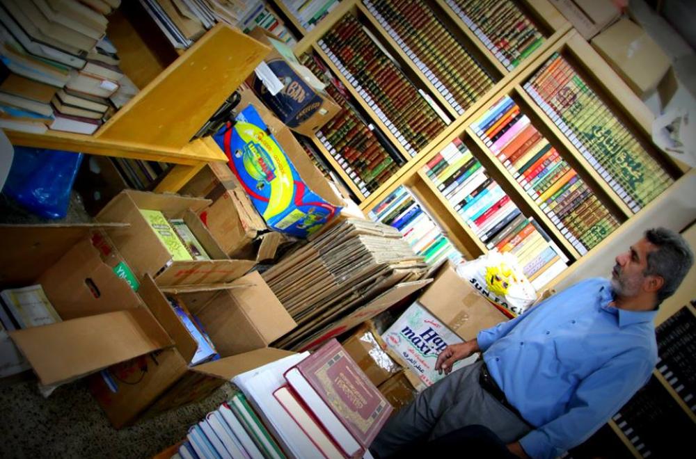 إهداء مكتبة تتألف من 400 كتاب ومجموعة أخرى من الكتب القيّمة إلى مكتبة الروضة الحيدرية