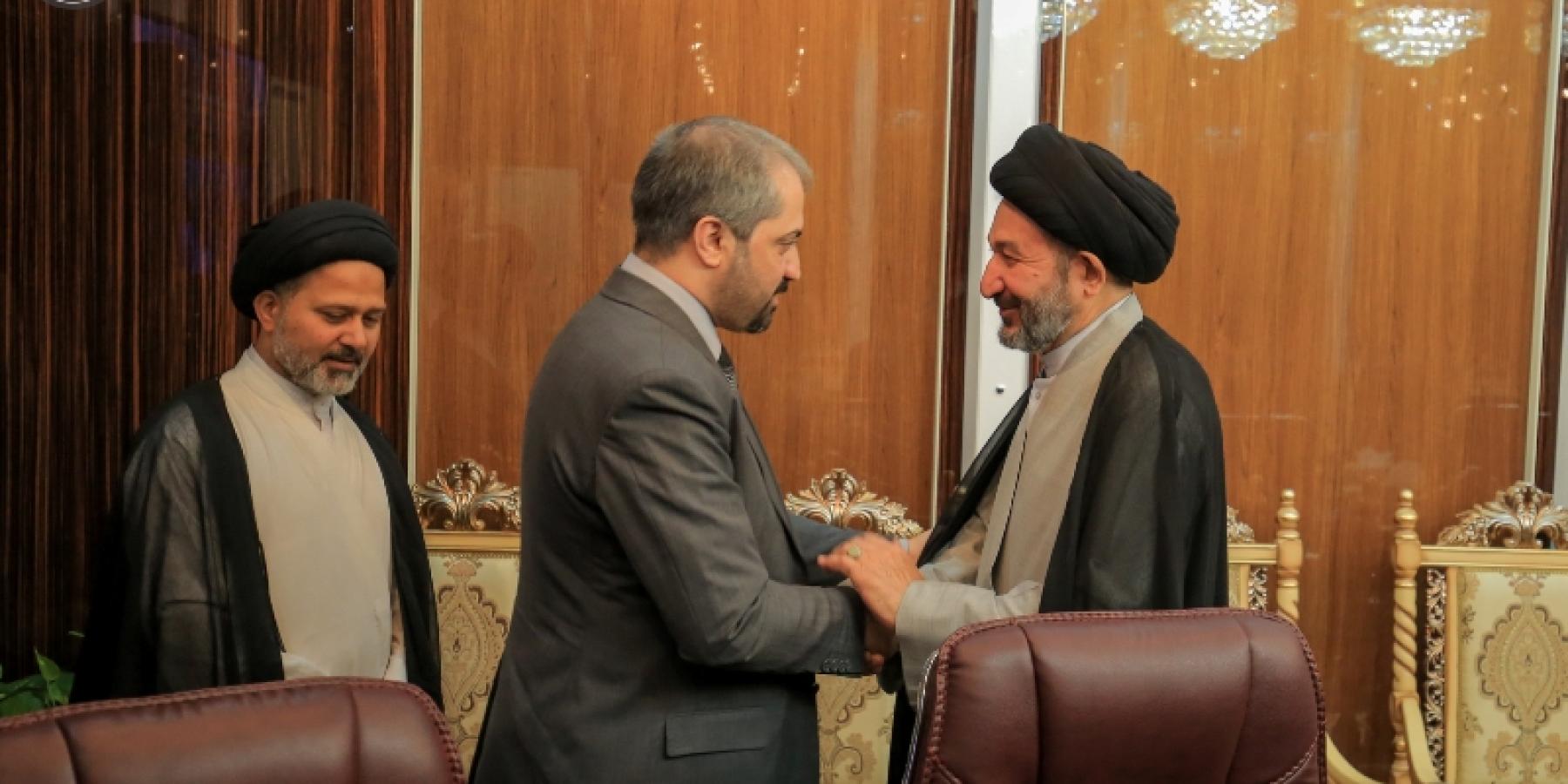 الأمين العام للعتبة العلوية المقدسة يناقش مع وزير العدل العراقي سبل التعاون المشترك