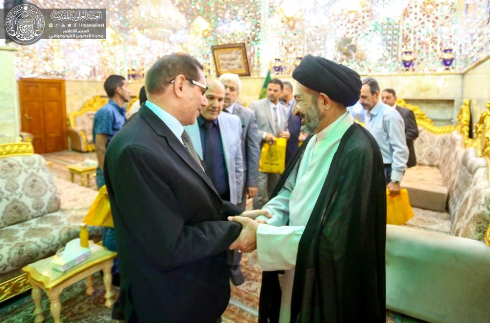 وفد مؤسسة السجناء السياسيين يتشرف بزيارة مرقد أمير المؤمنين "عليه السلام"
