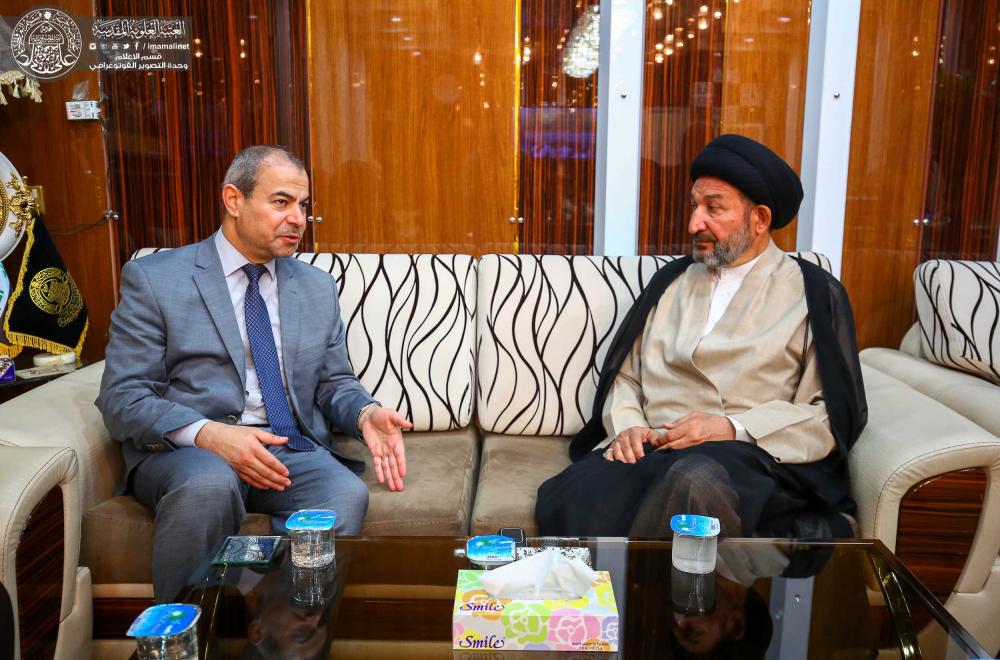 الدكتور علي الشكري يتشرف بزيارة مرقد الإمام علي(ع) ويلتقي بالأمين العام للعتبة العلوية المقدسة