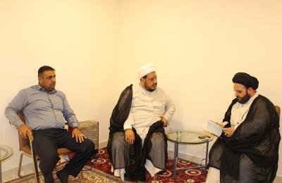 وفد شعبة احياء التراث والتحقيق في العتبة العلوية المقدسة يزور مكتبة دار العلم 