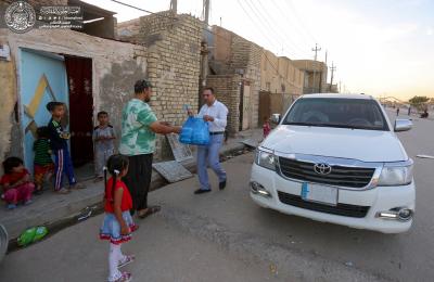 العتبة العلوية تجهز وجبات الافطار لدور المسنين والعوائل المتعففة في النجف الأشرف