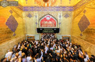 بالصور: مئات الآلاف من الزائرين يتوافدون إلى حرم أمير المؤمنين(عليه السلام) لإحياء ليلة شهادته