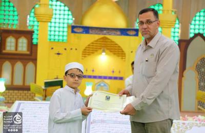 دار القرآن الكريم تكرم طلبتها المتميزين بالحفظ خلال شهر رمضان المبارك