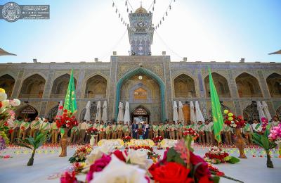 بالصور.. منتسبو العتبة العلوية يحيون الذكرى العطرة لولادة ثامن الحجج الامام علي بن موسى الرضا (عليه السلام)