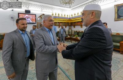 كوادر العتبة العلوية المقدسة يقدّمون التهنئة للأمين العام بمناسبة أدائه فريضة الحج 