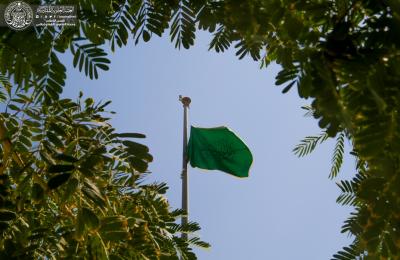 العتبة العلوية المقدسة بالتعاون مع جامعة واسط ترفع راية أمير المؤمنين(عليه السلام) بحضور رسمي وعشائري
