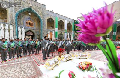 منتسبو العتبة العلوية المقدسة وحشود الزائرين يحيون مناسبة المولد النبوي في الصحن العلوي المطهر