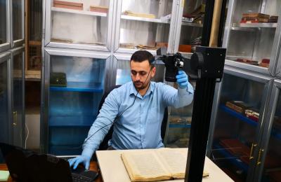  شُعبة إحياء التراث في العتبة العلوية تعمل على فهرسة النسخ الخطية لمكتبة الإمام الحسن (ع )