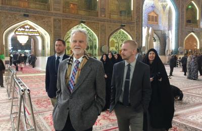 وفد جامعي كندي يطلع على المعالم التاريخية والأثرية لمرقد أمير المؤمنين ( عليه السلام)