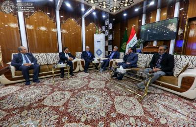 الأمين العام للعتبة العلوية المقدسة يبحث مع وفد رسمي من جامعة الكوفة سبل التعاون المشترك