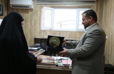 شُعبة العلاقات العامة النسوية في العتبة العلوية تكرم رئيس فرع التشريح في جامعة جابر بن حيان الطبية