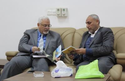 مدير المركز الوثائقي لتراث النجف الأشرف يبحث مع عميد كلية الآداب سبل التعاون المشترك