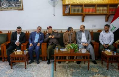 قائد عمليات بغداد يتشرف بزيارة مرقد أمير المؤمنين (عليه السلام) ويثني على جهود إدارة العتبة في خدمة الزائرين