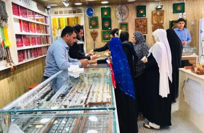 شعبة المنتجات الحرفيّة والفنيّة في العتبة العلويّة ترفد أجنحة مراكز البيع المباشر بمنتجات جديدة