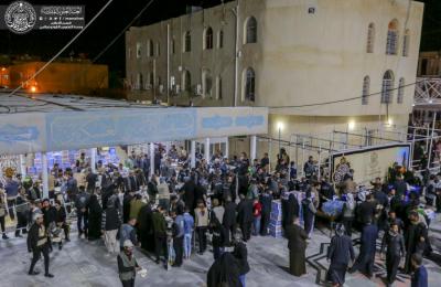 بالصور .. كوادر العتبة العلوية تساهم في ضيافة الزائرين في رحاب مرقد العسكريين (ع)