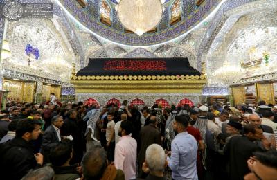 معالم الحزن والسواد تنتشر في أرجاء المرقد العلوي الطاهر إحياءً لذكرى وفاة عقيلة بني هاشم السيدة زينب (ع)