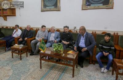 وفد إعلامي من ألمانيا وإيطاليا يبدي إعجابه بالمعالم التاريخية للعتبة العلوية المقدسة