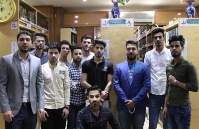 وفد كلية الإمام الكاظم (ع) يزور مكتبة الروضة الحيدرية ويطلع على أقسامها وأهم المصادر الموجودة فيها
