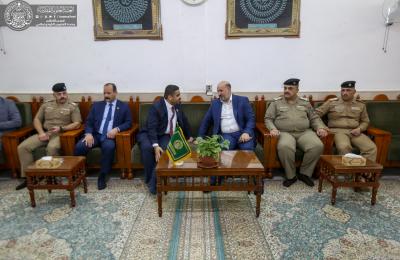 المفتش العام لوزارة الداخلية يتشرف بزيارة مرقد المولى أمير المؤمنين (ع)
