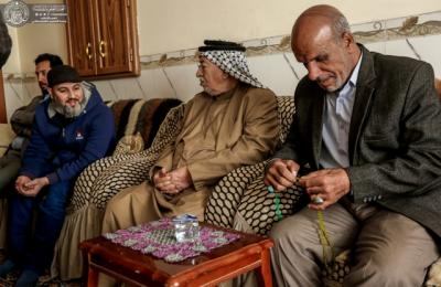 في إطار سعيها للتواصل مع شعراء وخطباء المنبر الحسيني.. وفد العتبة العلوية يزور الرادود القدير جاسم النويني
