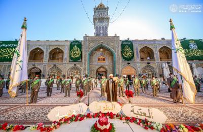 منتسبو العتبة العلوية يحيون الزيارة الصباحية وسط أناشيد المولد المبارك للإمام السجاد (عليه السلام)