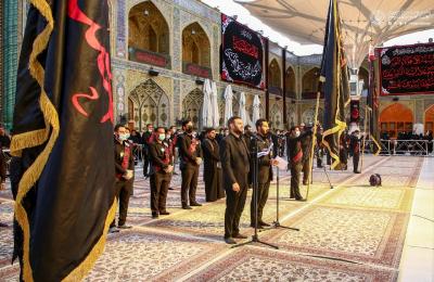 منتسبو العتبة العلوية يستذكرون شهادة السبط الإمام الحسن المجتبى (عليه السلام) خلال الزيارة الصباحية – صور –