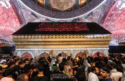 شاهد أجواء العزاء والعبادة لأتباع أهل البيت وهم يحيون زيارة أمير المؤمنين(ع) المخصوصة في ذكرى رحيل النبي الكريم(ص)