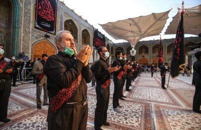 منتسبو العتبة العلوية يندبون الإمام الحجة ابن الحسن(ع) في ذكرى شهادة والده الإمام الحسن العسكري (ع) خلال الزيارة الصباحية 