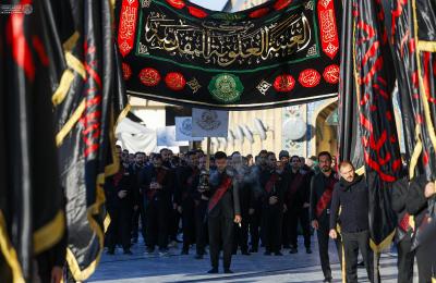 خدم الحرم العلوي الطاهر يقدّمون آيات العزاء لأمير المؤمنين (ع) بحلول ذكرى شهادة الإمام الكاظم (ع) 