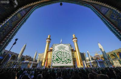 العتبة العلويّة المقدّسة تعلن انطلاق احتفالات أسبوع ولادة أمير المؤمنين(ع) برفع راية (يا وليد الكعبة) في الصحن الشريف