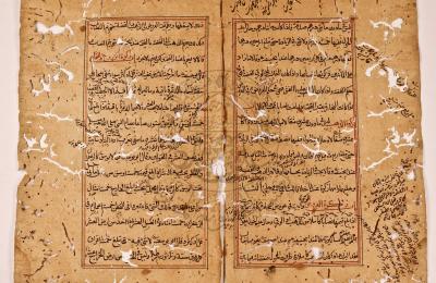العتبة العلويّة المقدّسة تُعلن عن انتهاء عملية صيانة مخطوطة نادرة في الفقه الحنفيّ