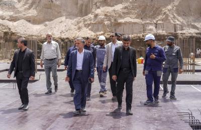 أعضاء مجلس إدارة العتبة العلوية المقدسة يتفقّدون مراحل إنجاز مشروع مرآب النجف الكبير
