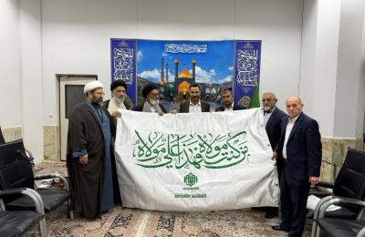 استعدادًا لإحياء عيد الله الأكبر .. العتبة العلوية المقدسة تُسلّم راية الغدير إلى مرقد السيدة المعصومة (ع) 