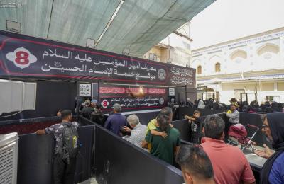 العتبة العلويّة المقدّسة توزّع أكثر من ربع مليون وجبة يومياً عبر (17) موكبًا وموقعًا خدميًا لزائري الأربعين