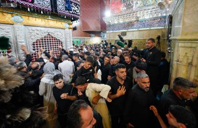 خَدَم العتبة العلويّة المقدّسة يباشرون أعمالهم الميدانية في حرم الإمامين العسكريين (ع)