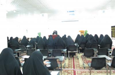شعبة الدراسات والبحوث النسوية في العتبة العلوية المقدسة تنفذ برنامجا توعويا تنمويا عاما يختص بالمنتسبات والمتطوعات وزائرات وضيوف المولى أمير المؤمنين (عليه السلام)
