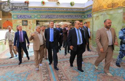 السفير الكندي في العراق: مرقد الإمام علي محط احترام وأتفهم توافد ملايين الزائرين لزيارته