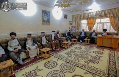 العتبة العلوية المقدسة تكرم عددا من عوائل الشهداء في محافظة ذي قار 