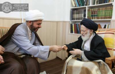 وفد من العتبة العلوية يزور سماحة المرجع الديني السيد موسى الزنجاني في مدينة قم