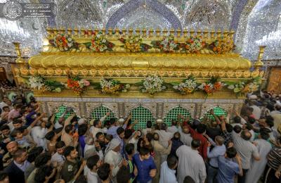 بالصور .. تزيين مرقد أمير المؤمنين وأرجائه المباركة استعدادا لاحياء ذكرى الولادة العطرة للإمام الحسن المجتبى (عليه السلام)