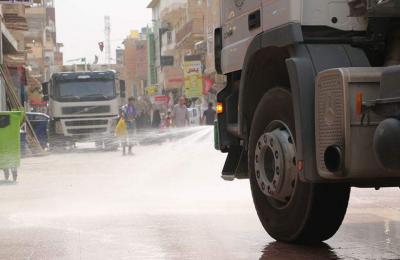 قسم الخدمات الخارجية في العتبة العلوية يقوم بحملة لغسل و تنظيف  الشوارع المؤدية الى المرقد الشريف