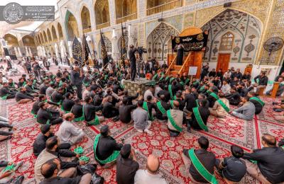 منتسبو وزائرو مرقد أمير المؤمنين يحيون الذكرى السنوية لشهادة الامام الجواد (عليه السلام)