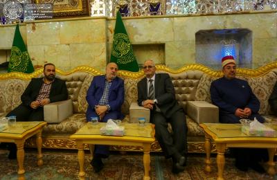 الأمين العام للعتبة الكاظمية المقدسة يتشرف بزيارة مرقد الإمام علي (عليه السلام) ويلتقي برئيس وأعضاء لجنة إدارة العتبة العلوية