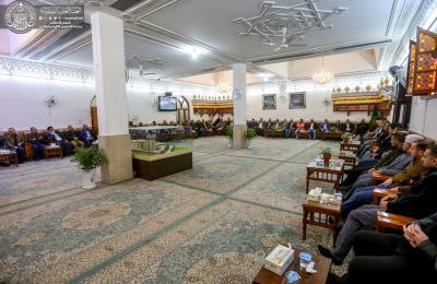 وفد ممثلي مكاتب مفوضية الانتخابات في المحافظات العراقية يتشرفون بزيارة مرقد الإمام علي (عليه السلام)