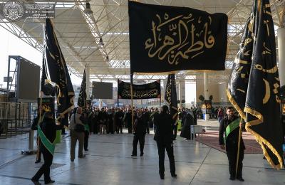 هيأة المواكب في العتبة العلوية المقدسة تستقبل أكثر من ثلاثين موكباً للعزاء بذكرى شهادة فاطمة الزهراء (عليها السلام)