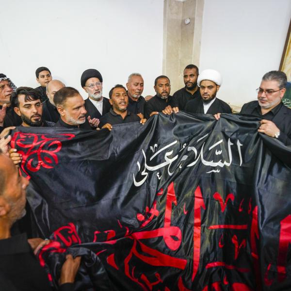 وفد العتبة العلوية المقدسة يحضر مجلس عزاء شهداء الخدمة الحسينية في الحيرة  