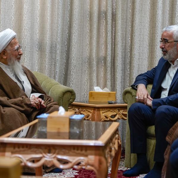 الأمين العام للعتبة العلوية المقدسة يلتقي المرجع الديني سماحة الشيخ جوادي آملي