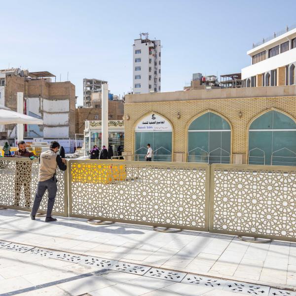 بمناسبة عيد الأضحى المبارك .. خطة أمنية لتسهيل حركة الزائرين وتأمين أجواء الزيارة داخل حرم أمير المؤمنين (عليه السلام ) وخارجه
